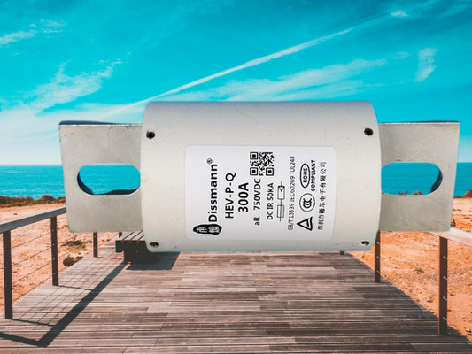 Progettato per il fusibile ad alta tensione del mucchio di ricarica EV, fusibile in ceramica bianca da utilizzare su ESS