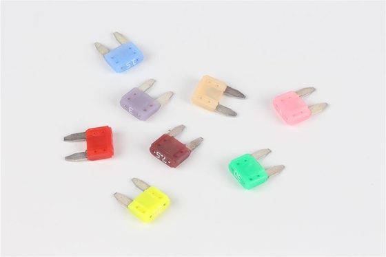 Legno elettrico standard Resettable Shell Material dell'UL di Mini Blade Fuse di 500 amp
